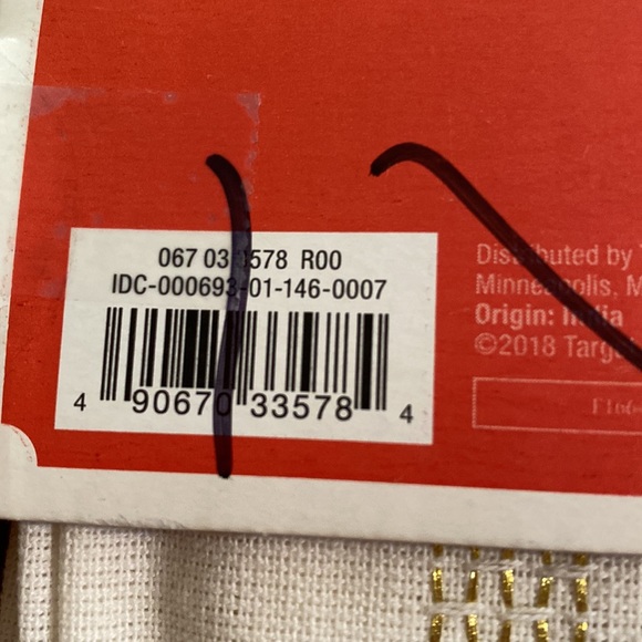 Opal house round cream and gold metallic thread tablecloth nwt - Picture 5 of 5